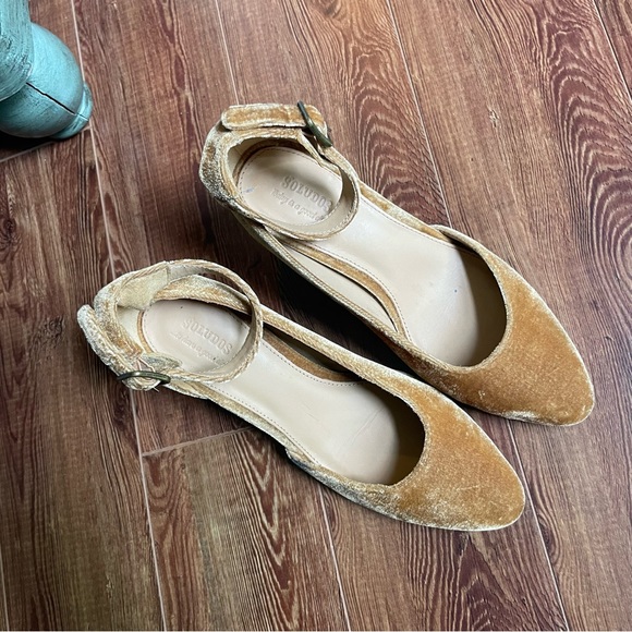 Soludos size 7.5 velvet Collette heel, mustard yellow - Picture 2 of 7